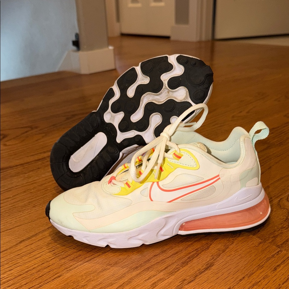 NIKE Women’s Air Max 270 React - size 7